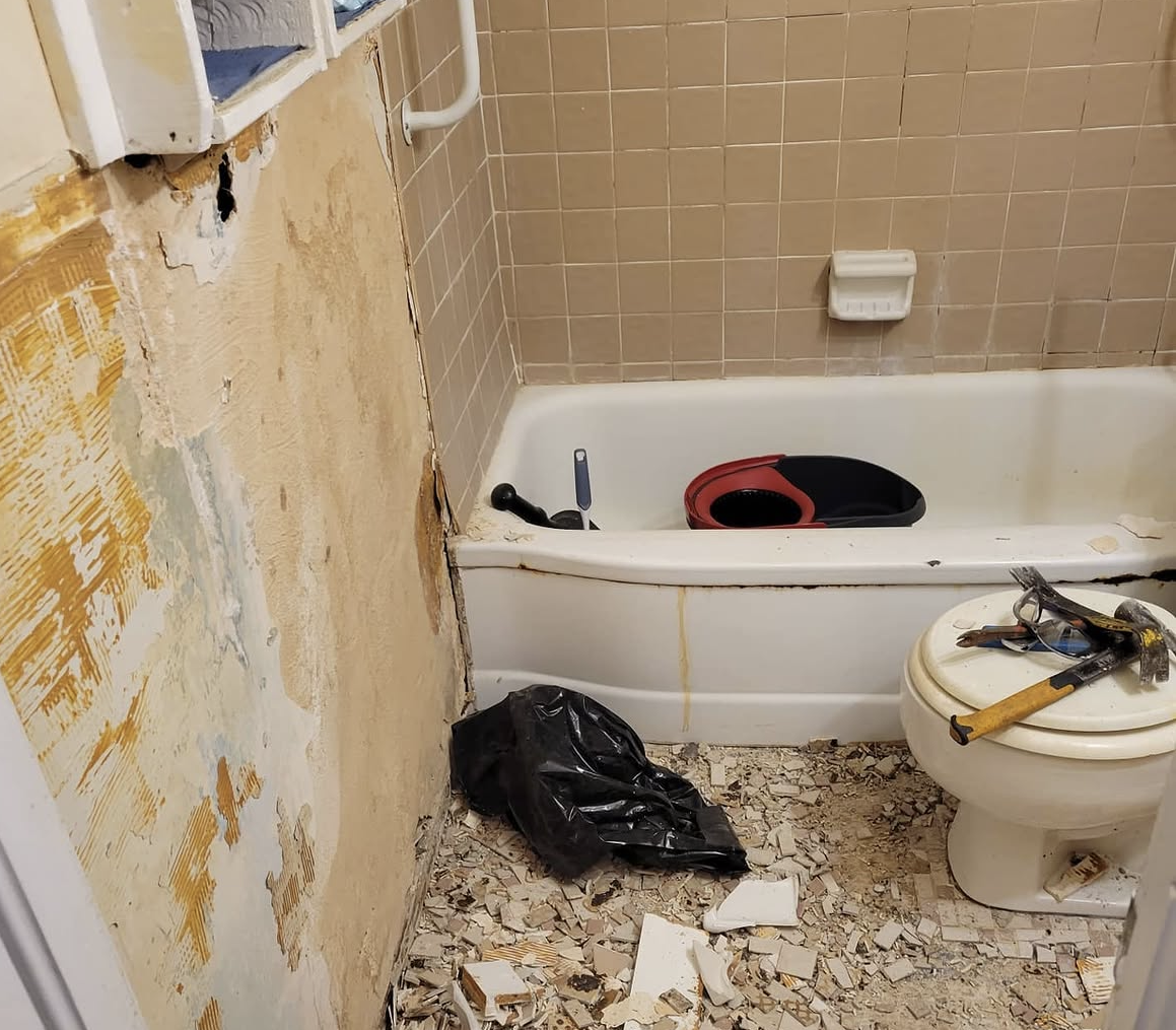 Bathroom before remodel